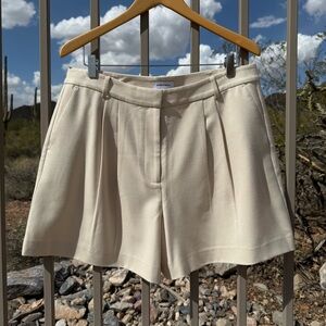 ⬇️💲Nordstrom NWOT Cream Bermuda Shorts Tailored High-Waisted
